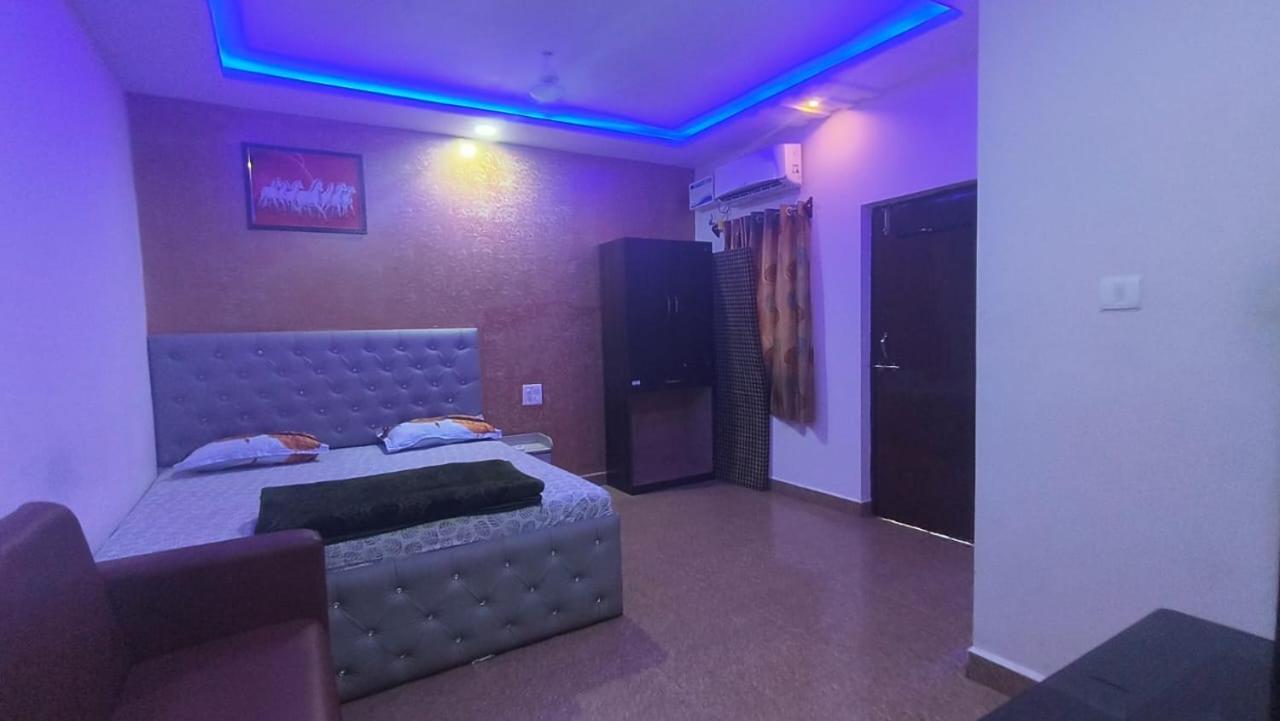 Apartment Blue Rays